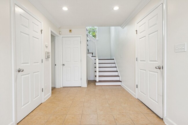 Foto del edificio - Chic's Beach Updated Rental!