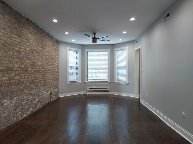Foto del edificio - 2019 N Hoyne Ave