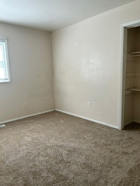 Building Photo - 809 Fairoaks Dr