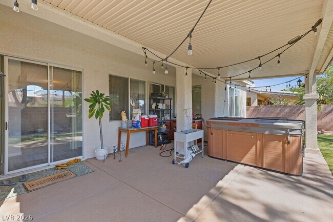 Building Photo - 943 Coldwater Falls Way