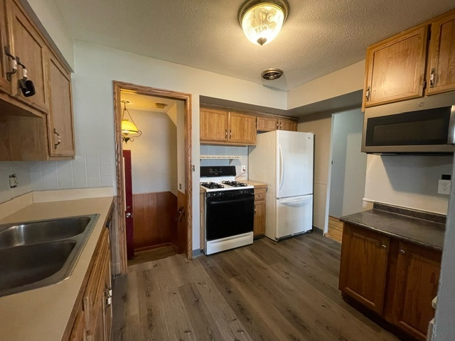 Building Photo - 6225 Siegler Dr
