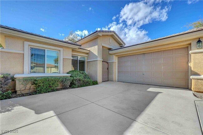 Foto del edificio - 3415 Ridge Meadow St
