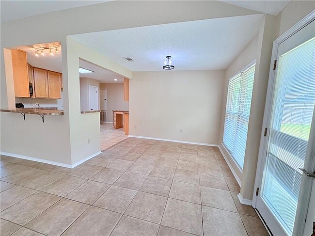 Building Photo - 318 Drury Ln