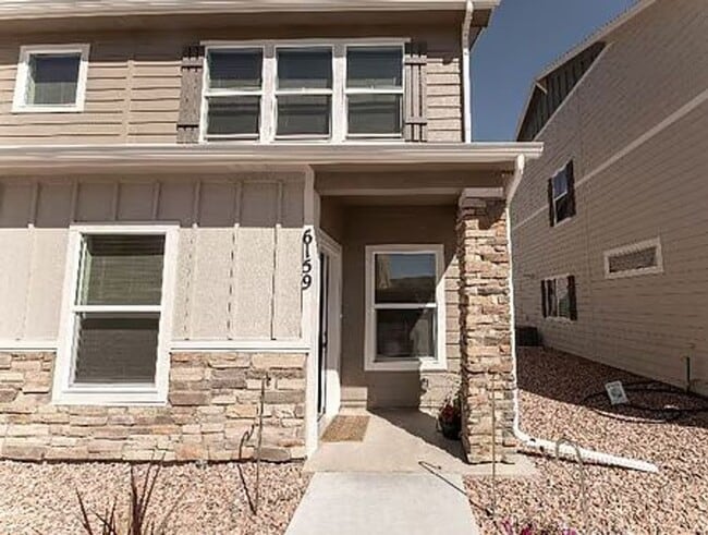 Building Photo - $2600 - 3BR/2.5BA Charming fully furnished...