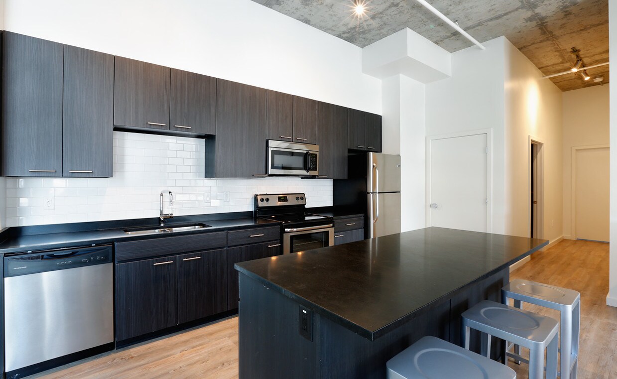 Foto principal - 323 E Veterans Way