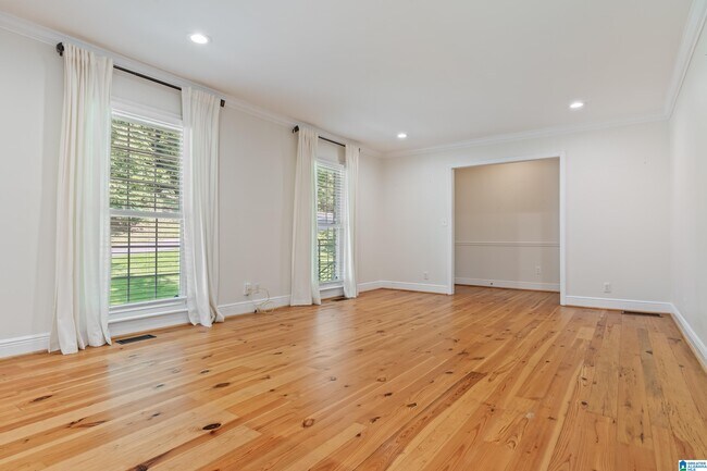 Foto del edificio - 3708 Northcote Dr.