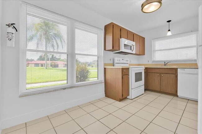 Foto del edificio - 475 Hunter Cir