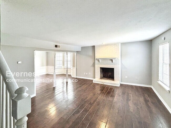 Foto del edificio - 1101 Jamestown Way