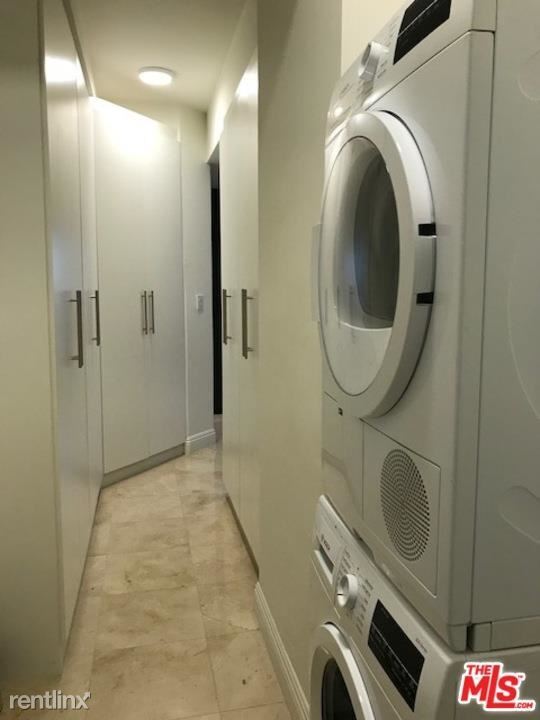 Foto del edificio - 838 N Doheny Dr