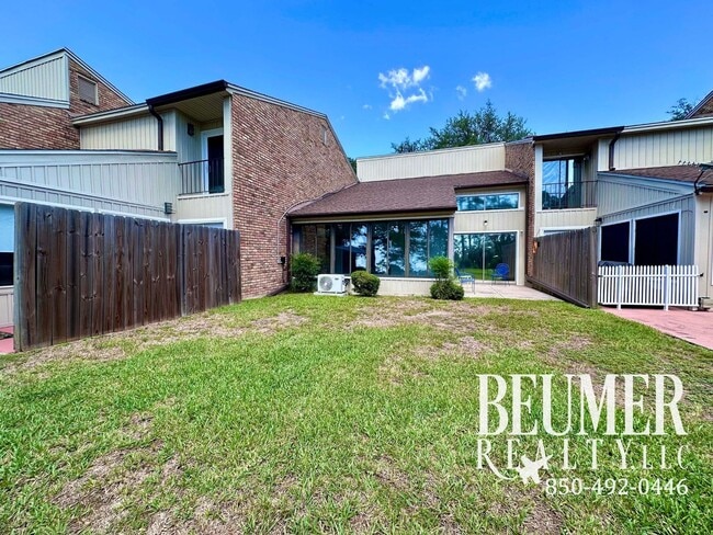 Building Photo - 4823 Huron Dr