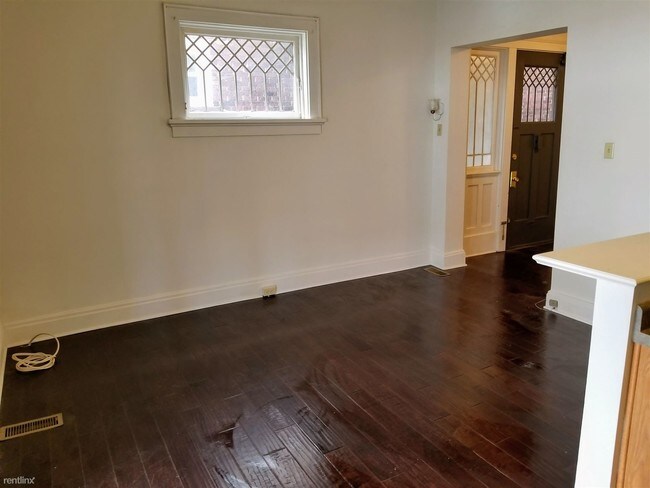 Building Photo - 2 br, 1 bath Apartment - 6370 Forward Avenue