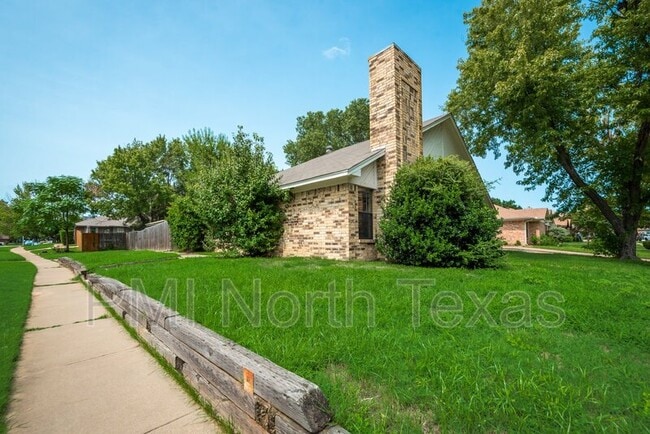 Building Photo - 2701 London Ct