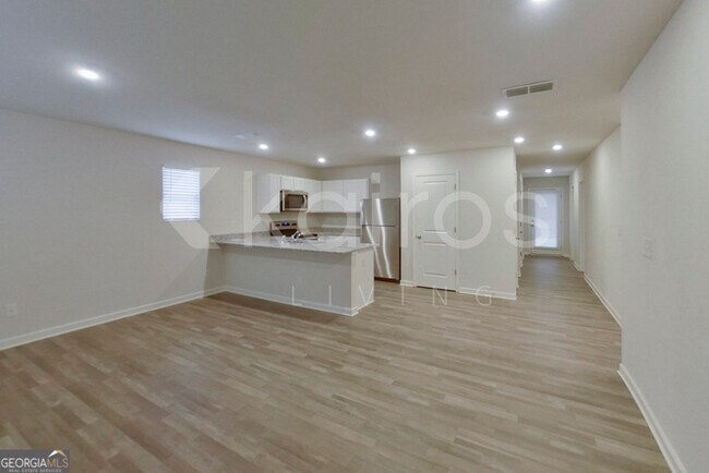 Building Photo - 254 York Ln