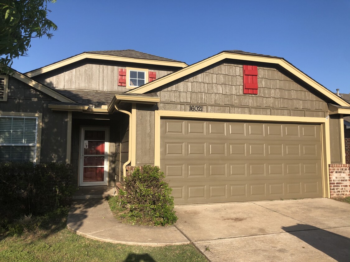 Front of House After Paint - 16021 S 83rd East Ave