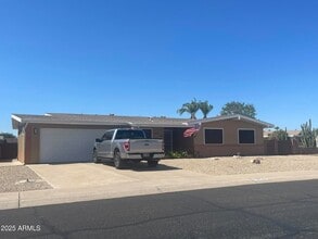 Building Photo - 10036 W Tarrytown Ave