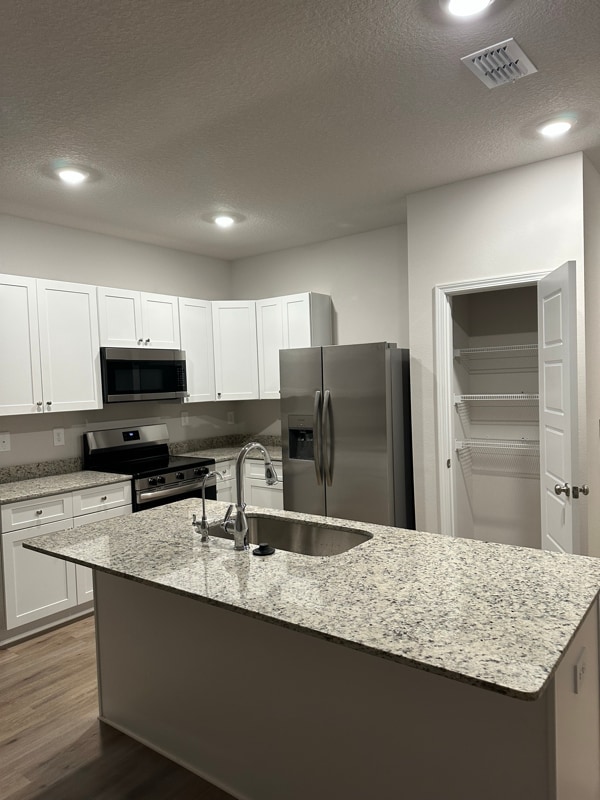 Building Photo - 5033 rosewyck Cir