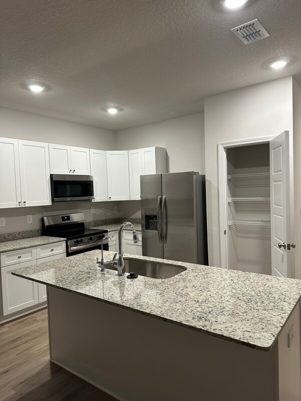 Foto del edificio - 5033 rosewyck Cir