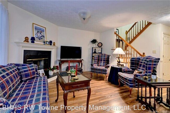 Building Photo - 2 br, 2.5 bath House - 5101 Salisbury Mews