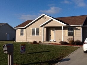 Building Photo - 18823 Red Cedar Rd