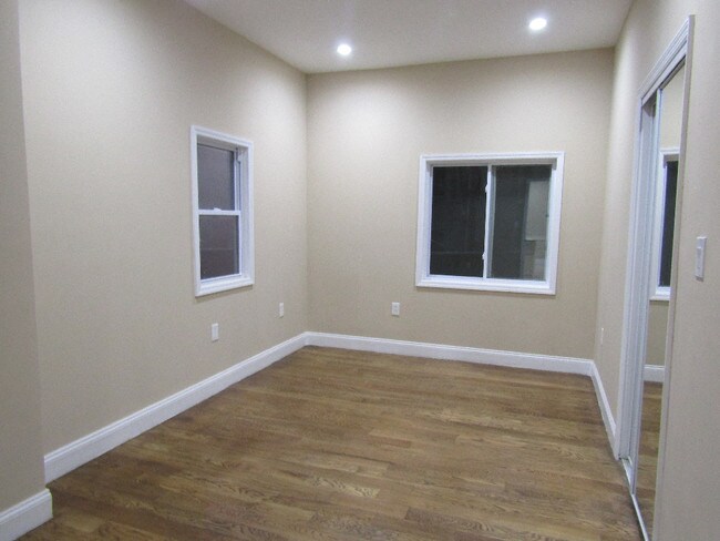 Foto del edificio - 1816 Sterling Pl