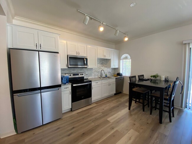 Foto del edificio - Walk to UF/Downtown! Lofts at West Univers...
