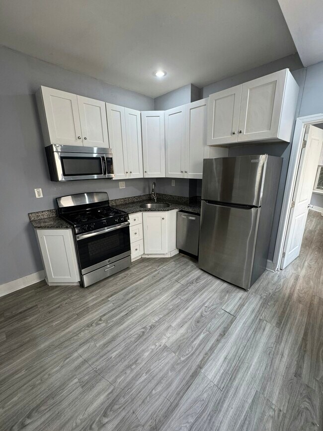 Building Photo - 1522 N Willington, Unit 2