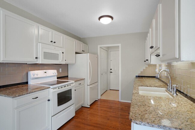 Foto del edificio - 2310 Elite Terrace