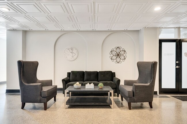 Building Photo - Fort Wood