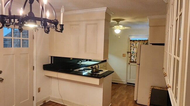 Photo - 110 May Ln House