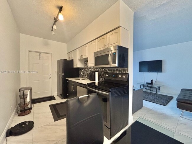Building Photo - 2200 S Ocean Dr