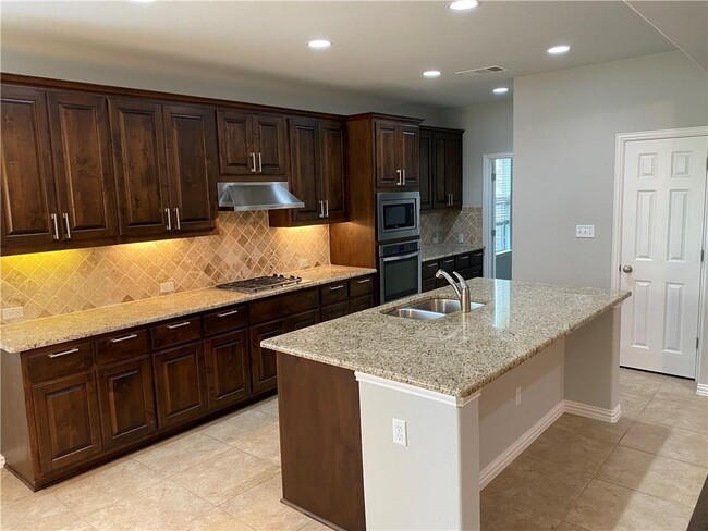 Building Photo - 13453 Mesa Verde Dr