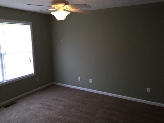 Building Photo - 233 Hanover Ct