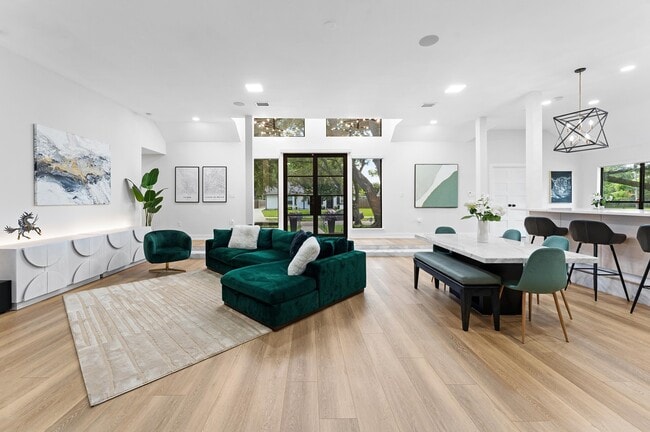 Foto del edificio - 10826 Moonlight Dr