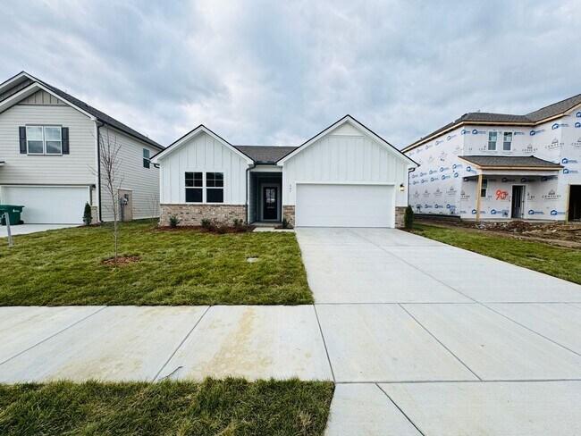 Foto del edificio - FOR LEASE - 1 YEAR OLD BUILD, 4 bed, 3 bath, 2012 sqft in Lebanon