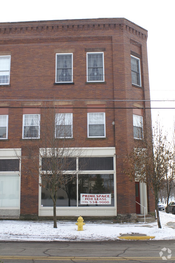 Building Photo - 3153-3155 Main St