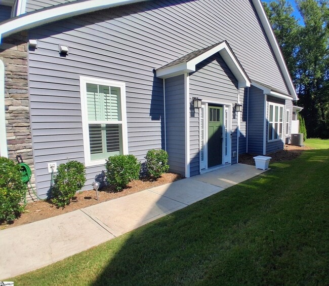 Building Photo - 22 Creekhaven Ln