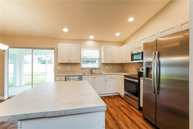 Foto del edificio - 617 SE 27th St