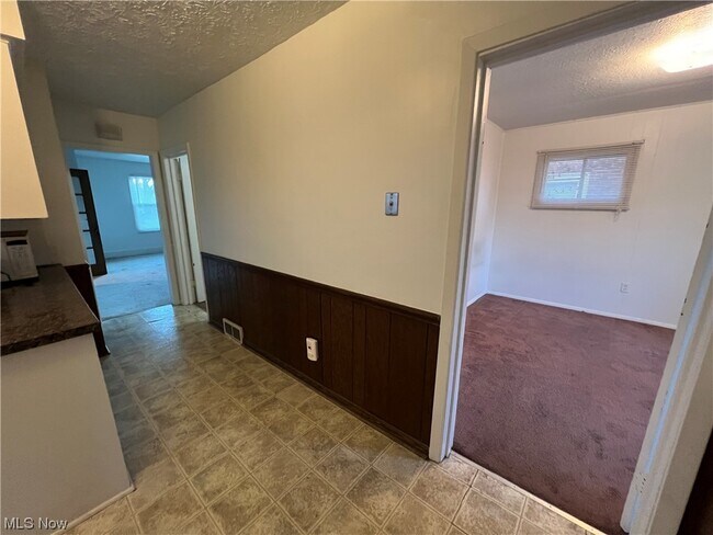 Building Photo - 135 Brighton Dr