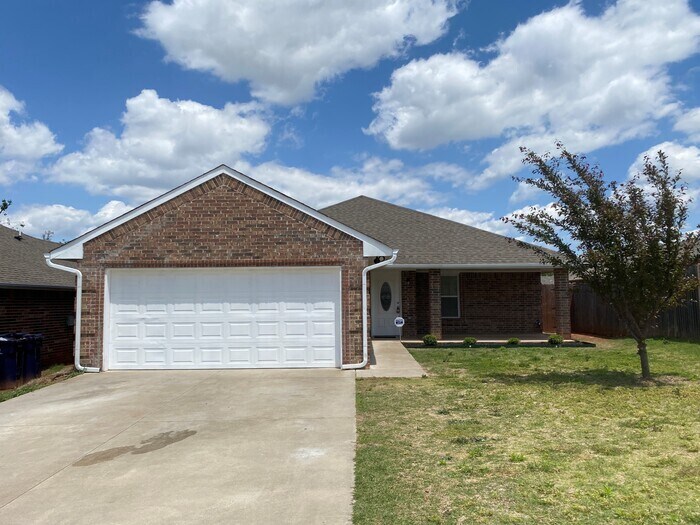 Foto principal - Call 405-456-0410 To Schedule Your Showing...