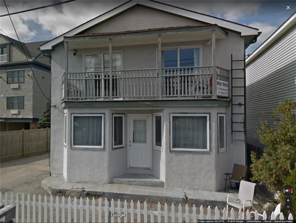 Primary Photo - 34 Aquidneck Ave