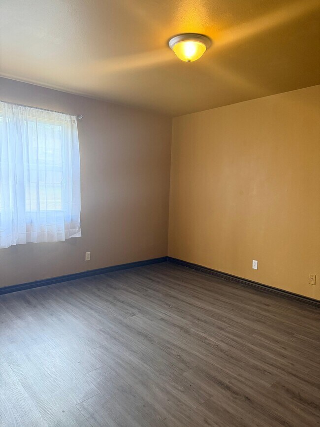 Foto del edificio - 6816 S Toledo Ave