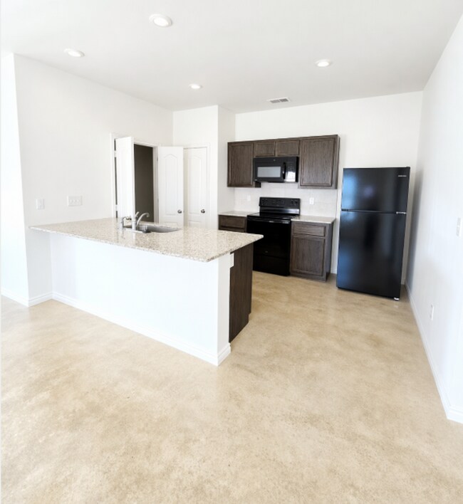 Building Photo - AVAILABLE JUNE ; APPLY TODAY ON OUR WEBSITE!!