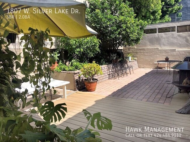 Building Photo - 1807 W Silver Lake Dr