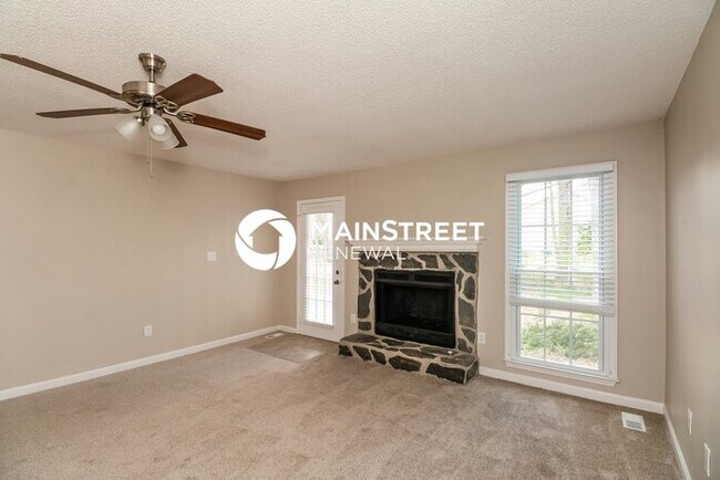 Foto del edificio - 3 Bedroom Pet-Friendly Home in Hampton, GA with Main Street Renewal