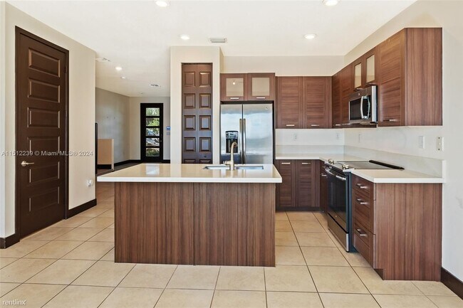 Foto del edificio - 3 br, 3 bath House - 15673 NW 91st Ct
