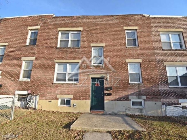 2 Br 1 Bath Duplex 1031 Elton Ave B Townhouse For Rent In Building Photo 2 Br 1 Bath Duplex 1031 Elton Ave B