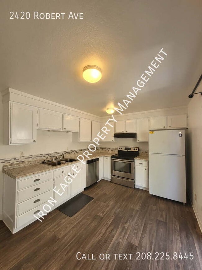 Building Photo - 2420 Robert Ave