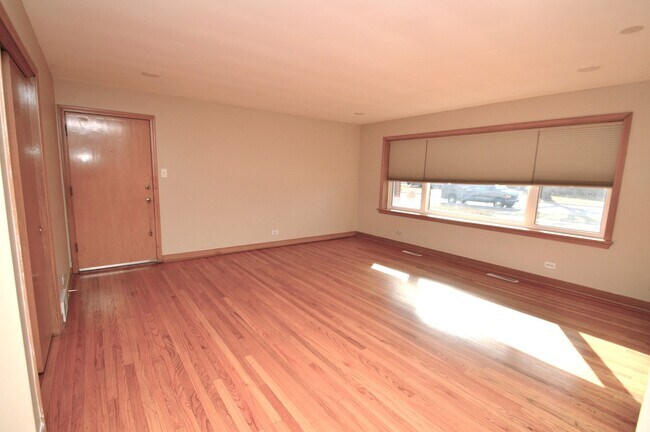 Foto del edificio - 1461 Balmoral Ave