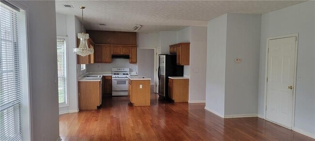 Foto del edificio - 3748 Jackson Bluff Dr