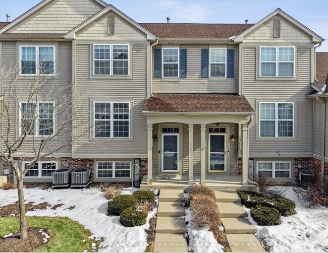 Foto del edificio - 764 Cherry Creek Dr